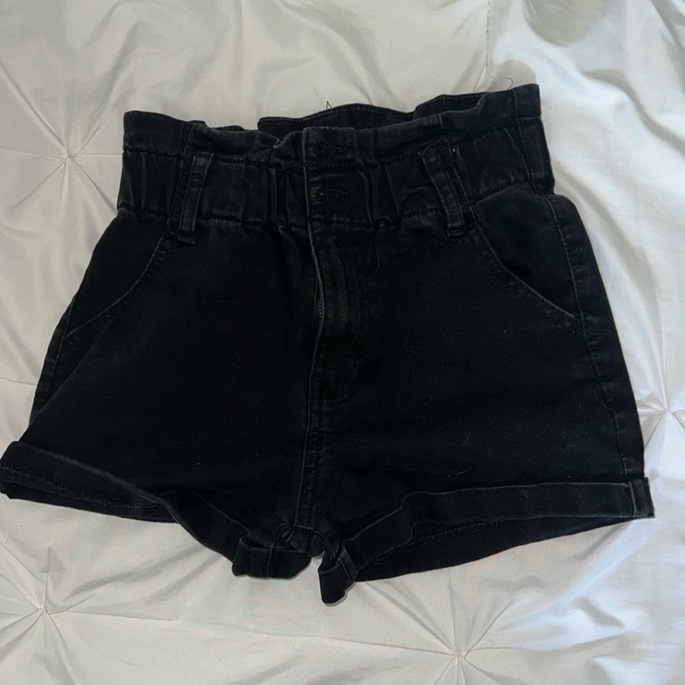 black shorts high waisted